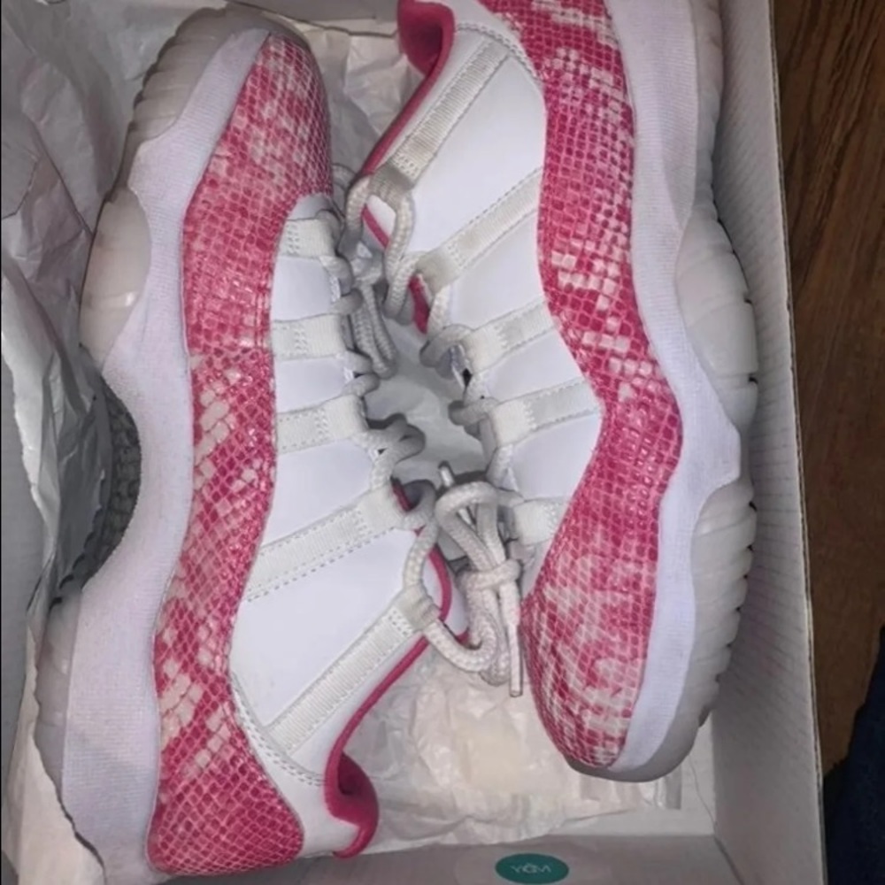 Jordan 11 snakeskin pink